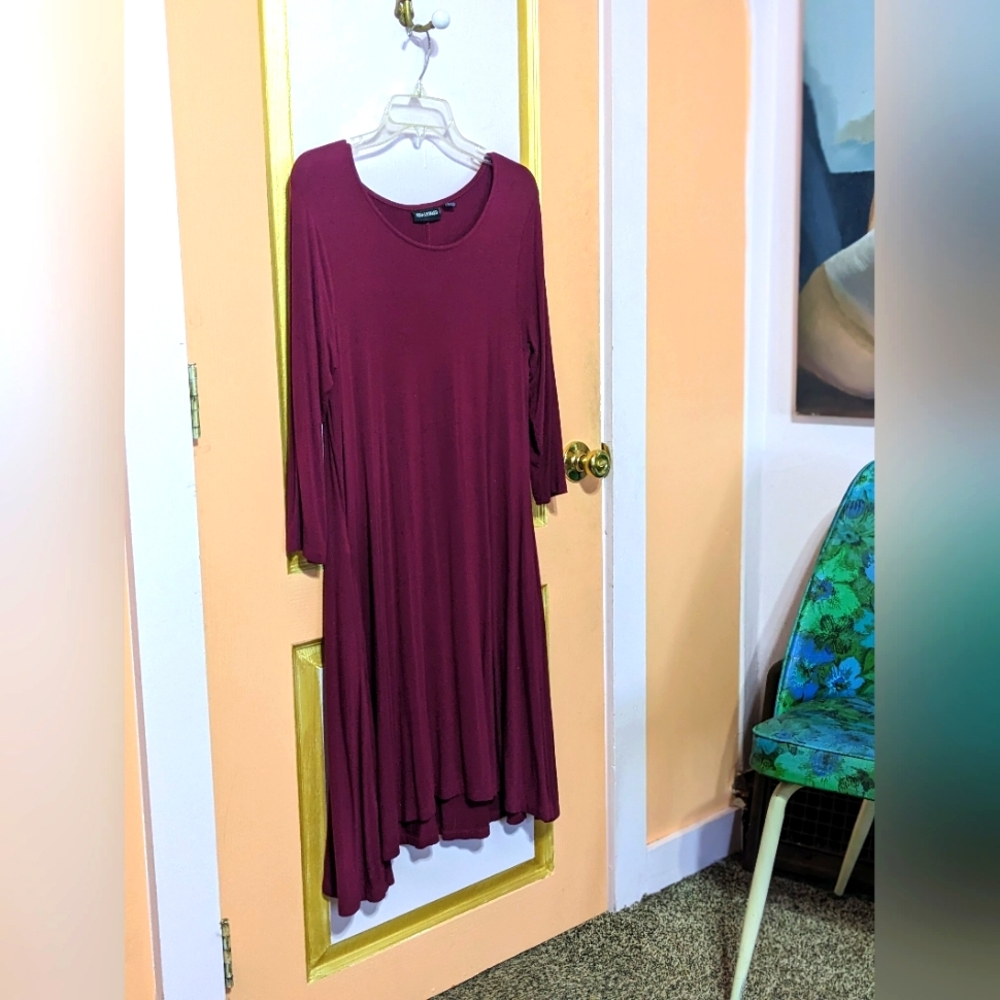 M Nina Leonard cranberry colored 3/4 length sleeved shift dress with pockets